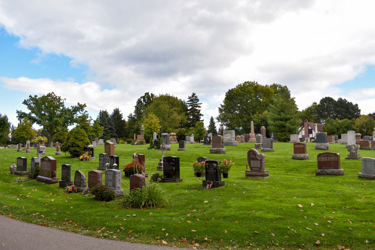 eadstones at Streetsville Cemetery